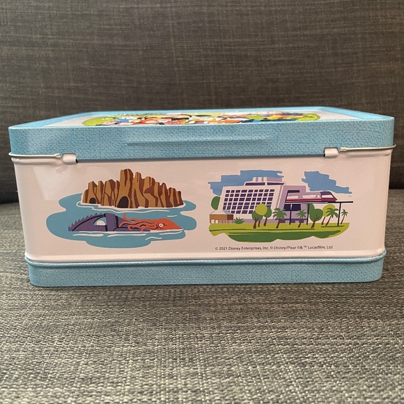 NEW, UNUSED Disney D23 Collectible Lunchbox & Five Exclusive Pins - Picture 7 of 7